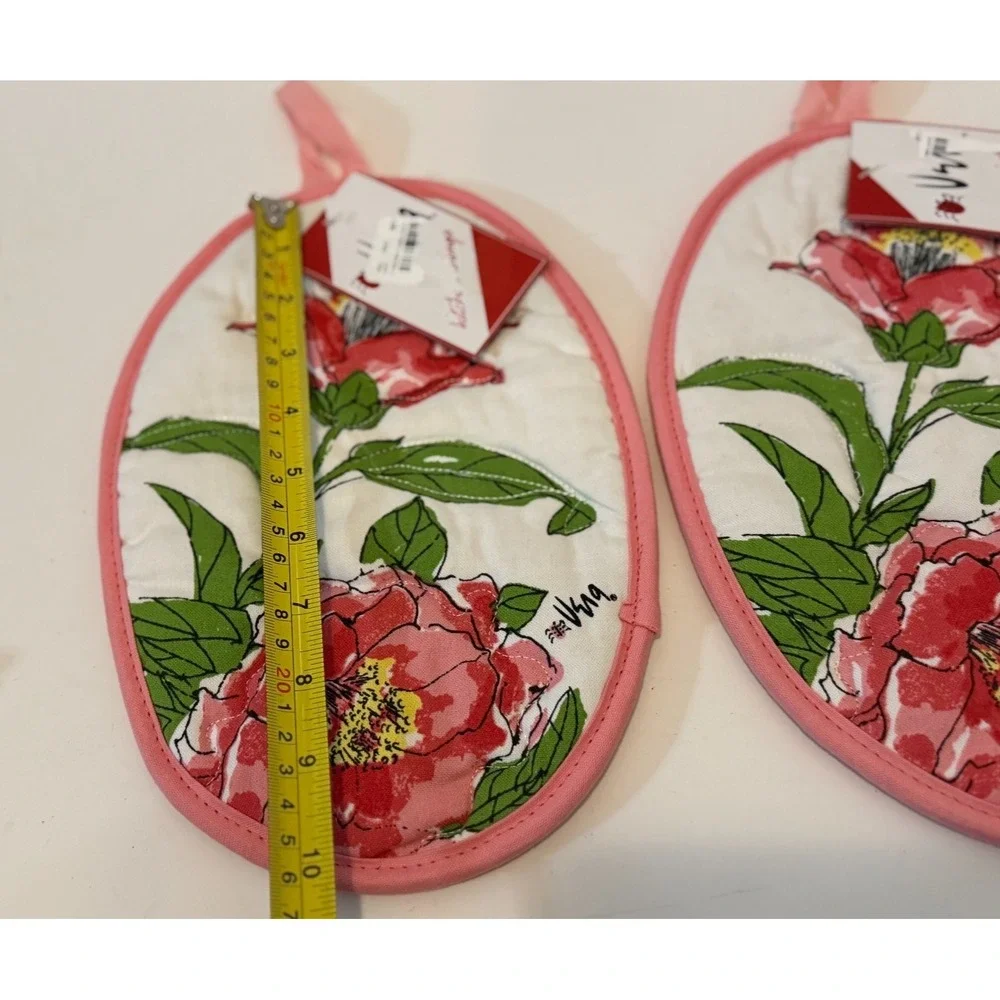 NWT Vera Neumann Camellia Floral Pot Holders Set of‎ 2 Quilted Cotton